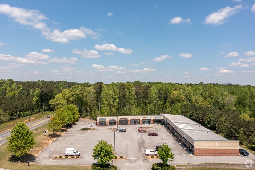 More Photos Of 45 Darbys Crossing Dr, Hiram Freestanding For Lease