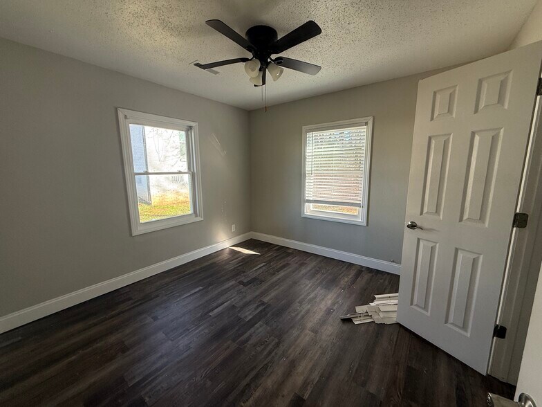 More Photos Of 2439 Carmine St, Charlotte Manufactured Housing Mobile Home Park For Sale