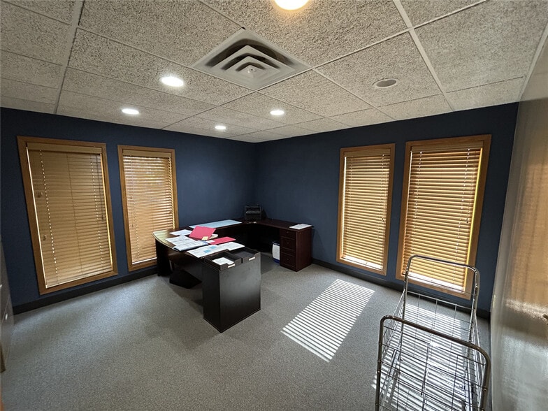 More Photos Of 9301 Calumet Ave, Munster Office Residential For Lease