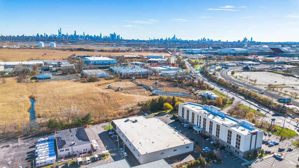 More Photos Of 310 Paterson Plank Rd, Carlstadt Manufacturing For Lease