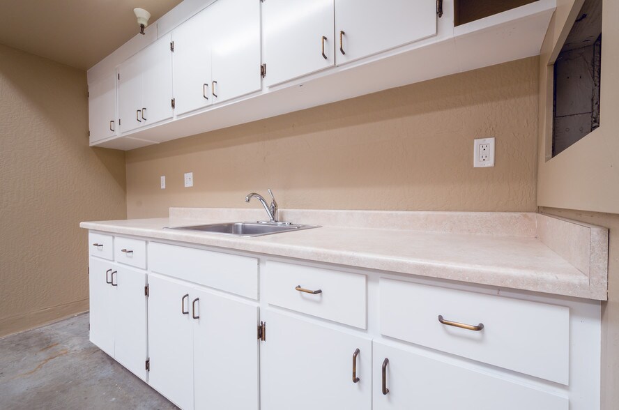More Photos Of 901 Shasta St, Redwood City Warehouse For Lease