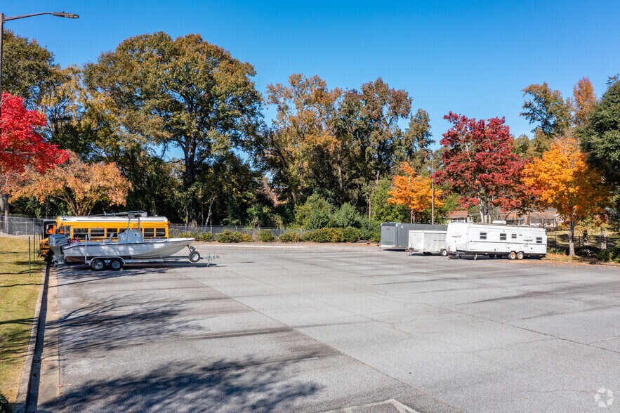 More Photos Of 2357 Warm Springs Rd, Columbus Office For Sale