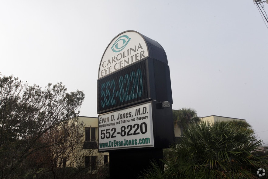 More Photos Of 3325 Ashley Phosphate Rd, Charleston Medical For Sale