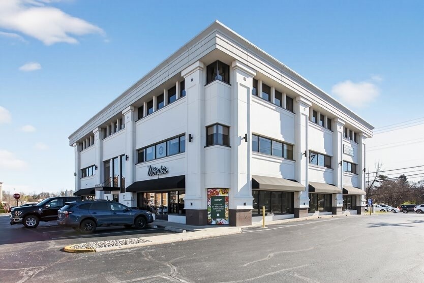 More Photos Of 640-690 W Dekalb Pike, King Of Prussia Storefront For Lease