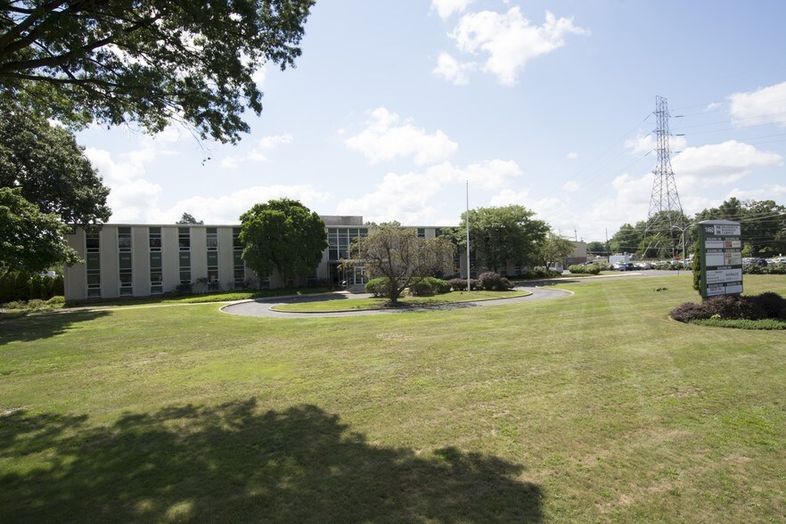 More Photos Of 1460 Livingston Ave, North Brunswick Warehouse For Lease