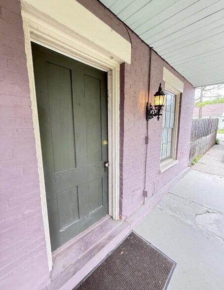 More Photos Of 1004 Park Ave, Galena Specialty For Sale