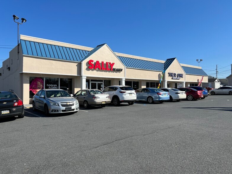 More Photos Of 2321 Macarthur Rd, Whitehall Freestanding For Lease