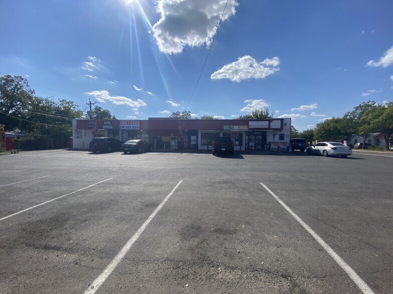 More Photos Of 3117-3121 Blanco Rd, San Antonio Freestanding For Lease