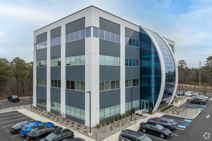 More Photos Of 2013 Cedarbridge Ave, Lakewood Office For Lease