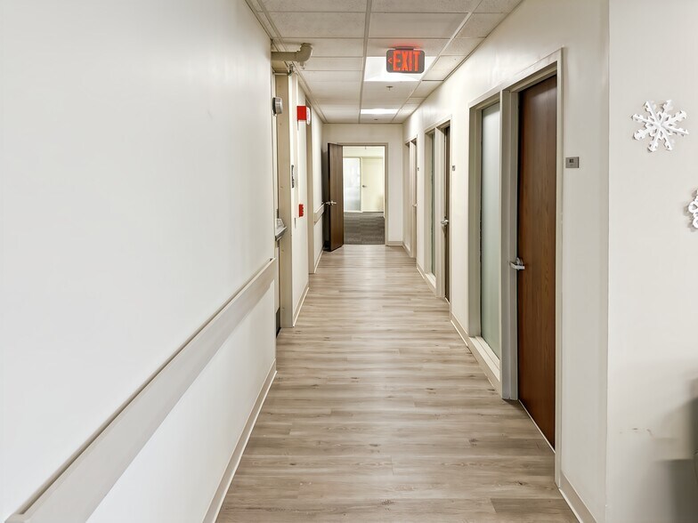 More Photos Of 1500 Main St, Springfield Coworking Space