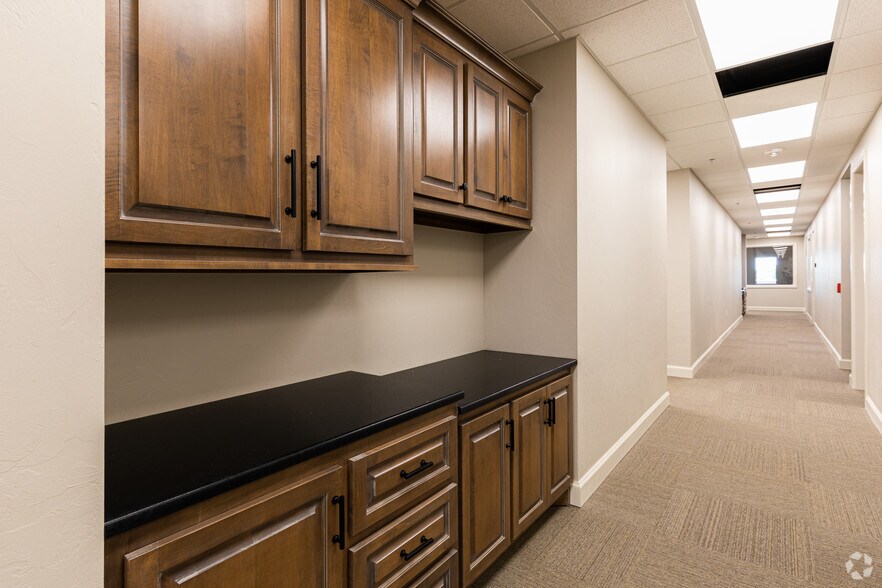 More Photos Of 401 S Coltrane Rd, Edmond Medical For Lease