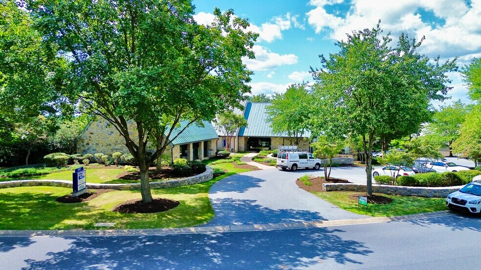 More Photos Of 1910 Harrington Dr, Lancaster Office For Lease