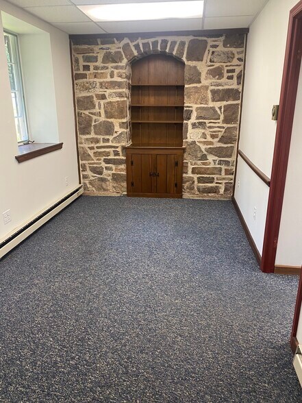 More Photos Of 1100-1140 Sumneytown Pike, Lansdale Office For Lease