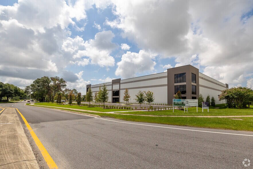 More Photos Of 1592 Vantage Way, Jacksonville Distribution For Lease