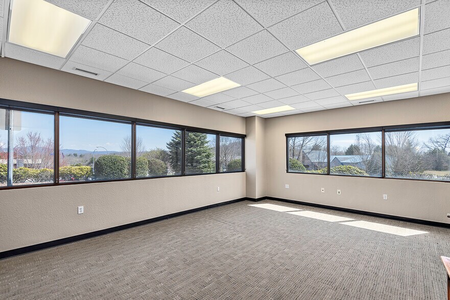 More Photos Of 2 Trident Dr, Arden Light Distribution For Lease