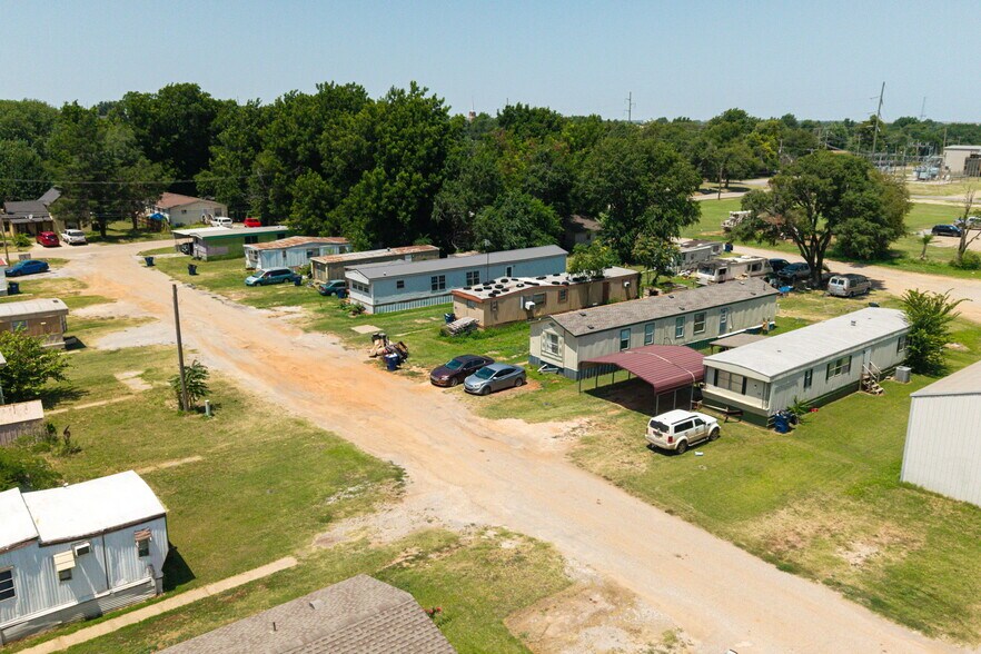 More Photos Of 603 S 3rd St, Kingfisher Manufactured Housing Mobile Home Park For Sale