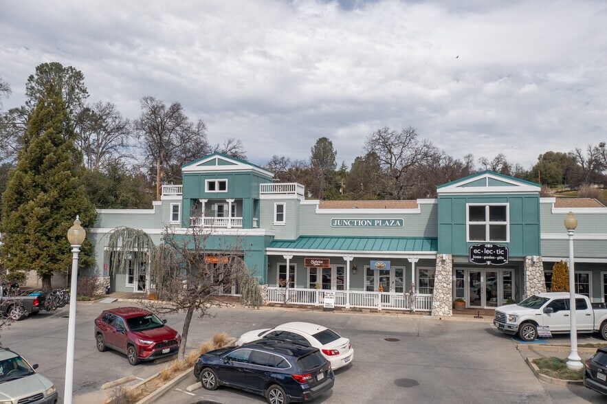 More Photos Of 40282 Highway 41, Oakhurst Freestanding For Sale