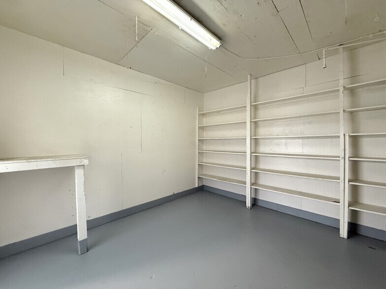 More Photos Of 151 Ferris st, Galesburg Warehouse For Sale