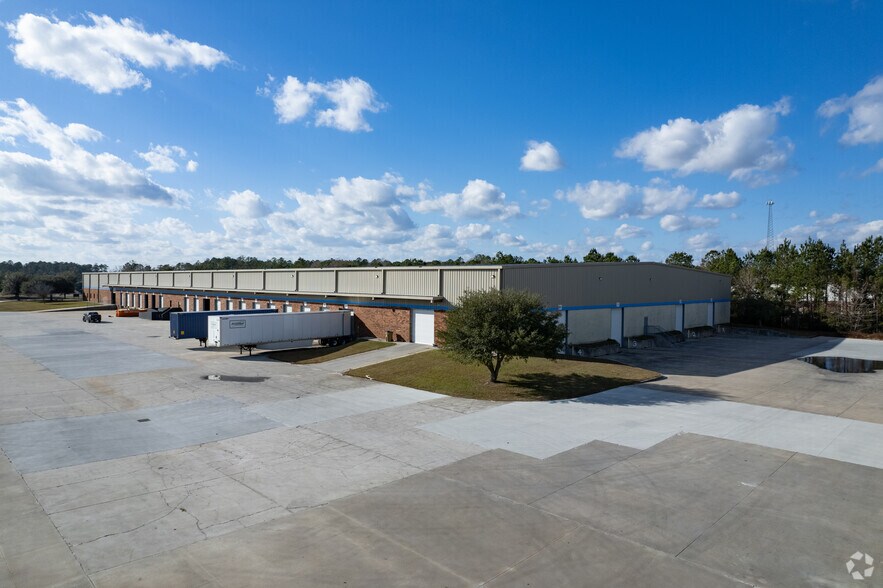 More Photos Of 138 Industrial Blvd, Rincon Warehouse For Lease