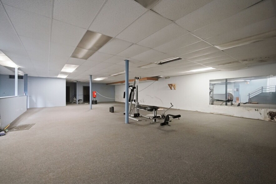 More Photos Of 48 Elm St, Westfield Storefront For Lease