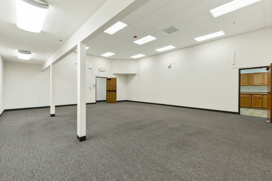 More Photos Of 26243 State Highway 51, Wagoner Medical For Sale