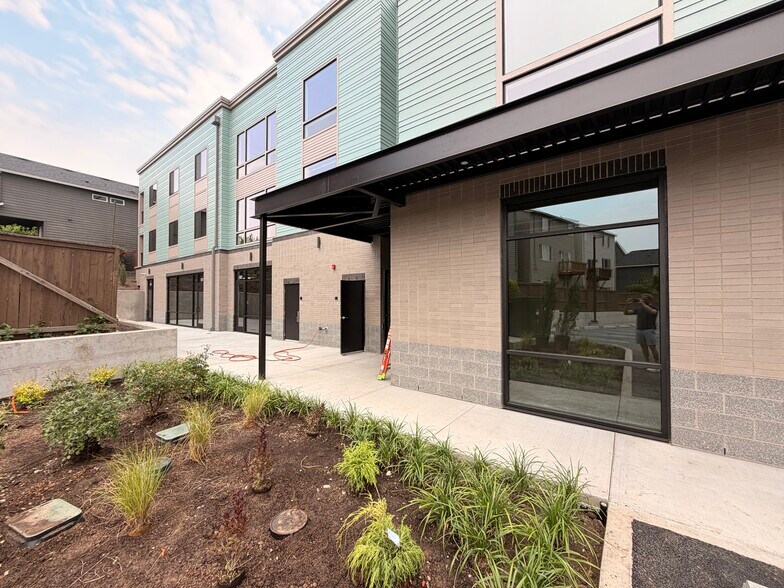 More Photos Of 7650 NW 170th Ave, Portland General Retail For Lease