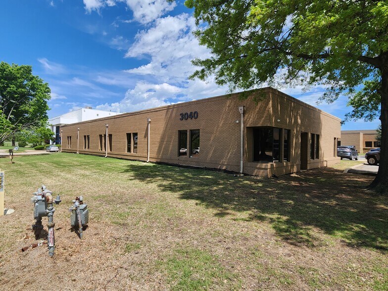 More Photos Of 3040 N Hemlock Cir, Broken Arrow Unknown For Lease