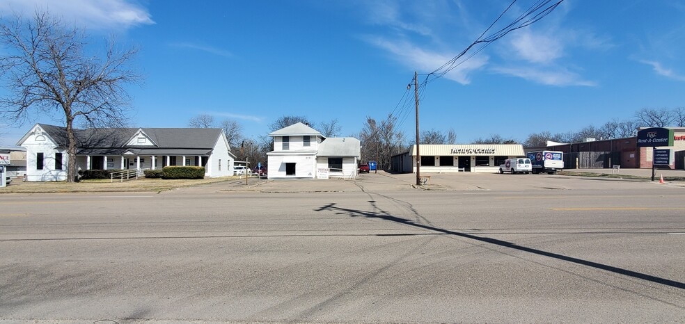 More Photos Of 815 E Milam St, Mexia Medical For Sale
