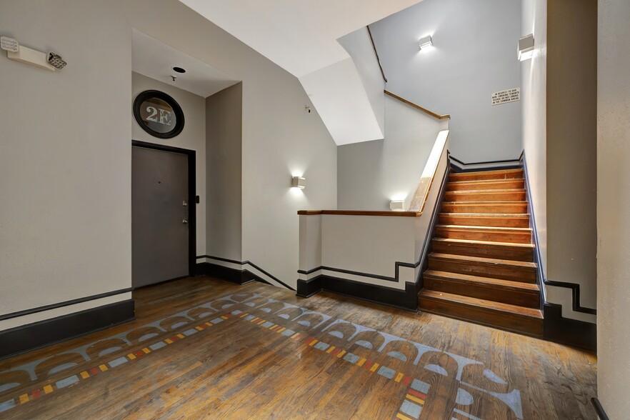 More Photos Of 2119 Strand St, Galveston Freestanding For Sale