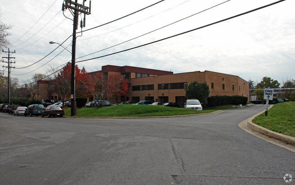 More Photos Of 15950-15958 Derwood Rd, Rockville Flex For Lease