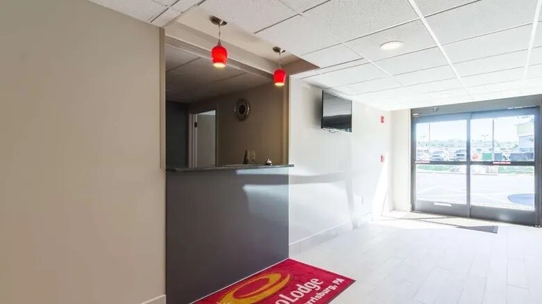 More Photos Of 495 Eisenhower Blvd, Harrisburg Hotel For Sale