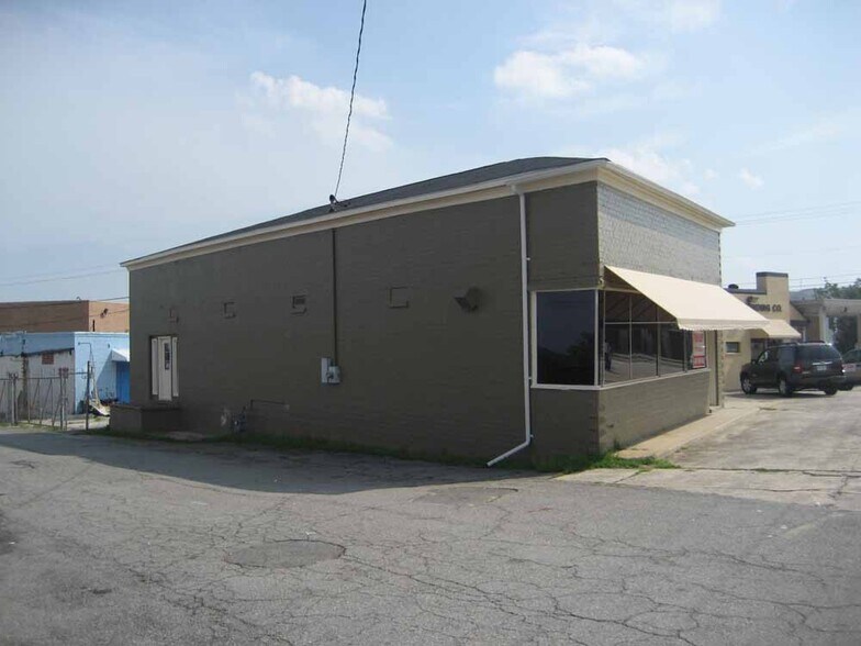 More Photos Of 968 First St, Macon-Bibb Freestanding For Lease