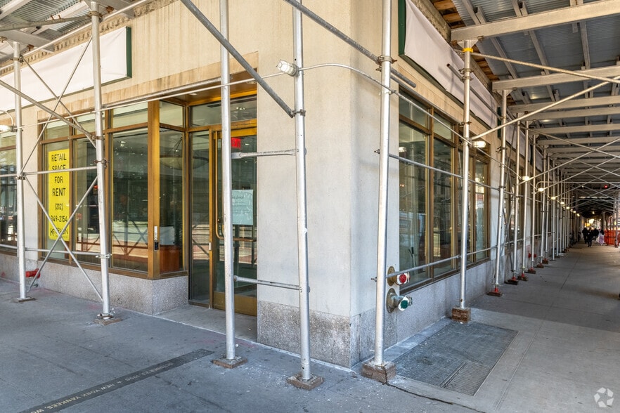 More Photos Of 225 Broadway, New York Office For Lease