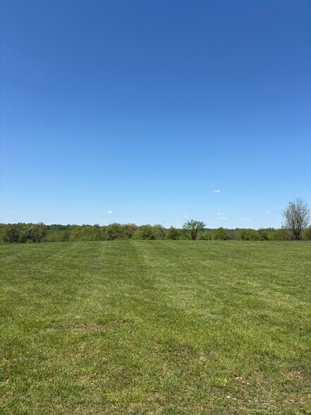More Photos Of 66850 Executive Dr, Saint Clairsville Warehouse For Lease