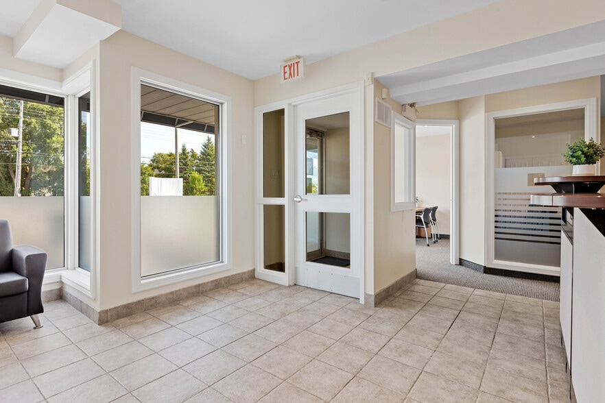 More Photos Of 806 Greenbank Rd, Ottawa Office For Sale