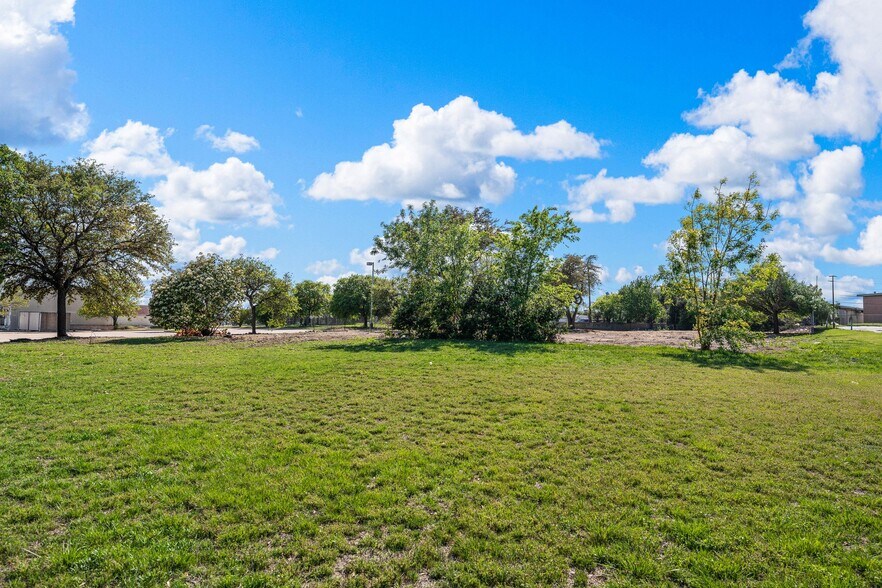 More Photos Of 720 N New Rd, Waco Land For Sale