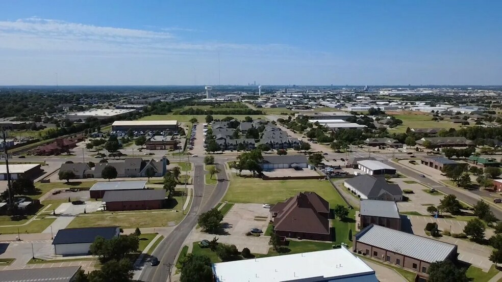 More Photos Of 1425 S Fretz Ave, Edmond Office For Sale