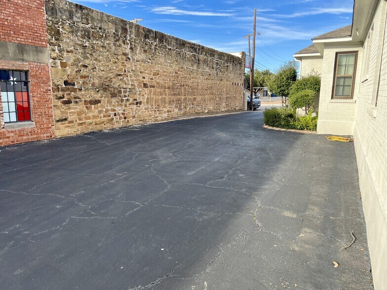 More Photos Of 620 4th St, Graham Office For Sale