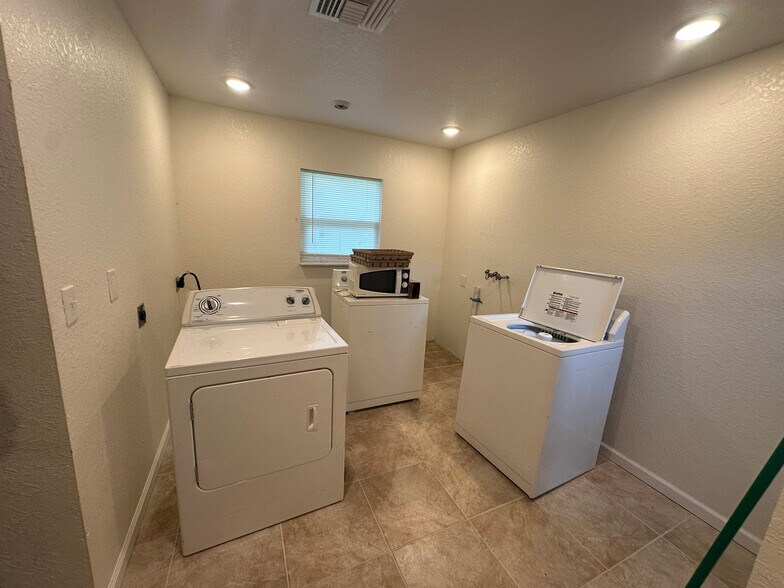 More Photos Of 4440 NW 155th St, Reddick Specialty For Sale