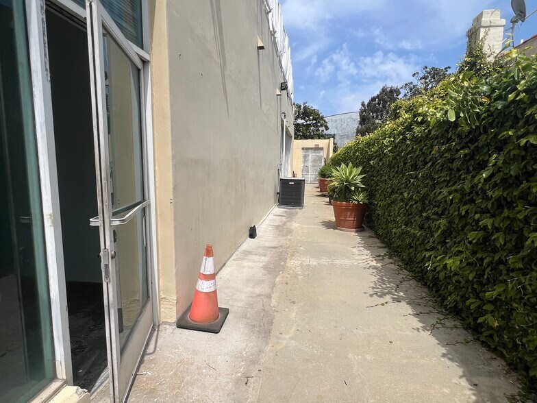 More Photos Of 902-914 Broadway, Santa Monica Unknown For Lease