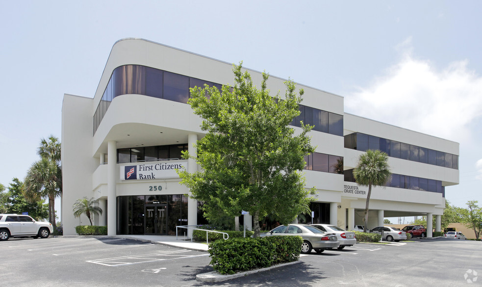 Primary Photo Of 250 Tequesta Dr, Tequesta Office For Lease