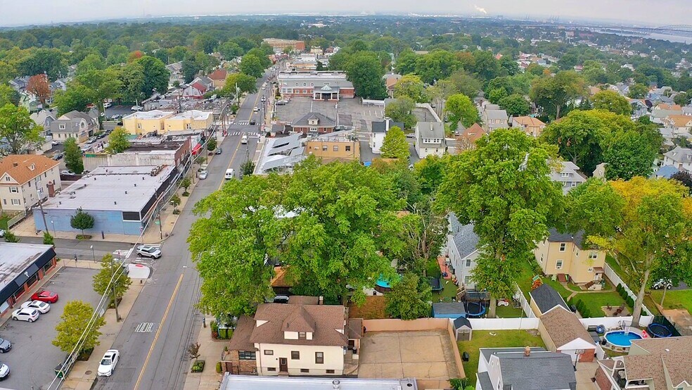 More Photos Of 623 Forest Ave, Staten Island Office For Sale
