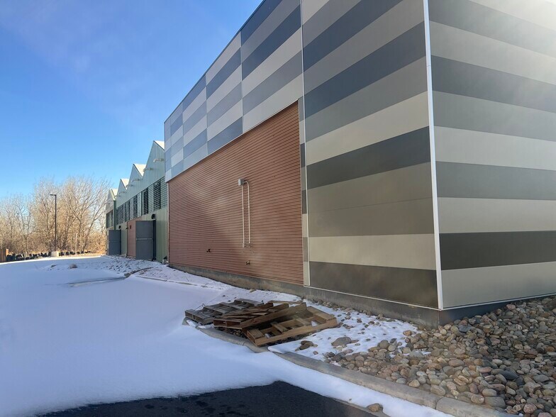More Photos Of 9792 Hanover Ct E, Commerce City Manufacturing For Sale