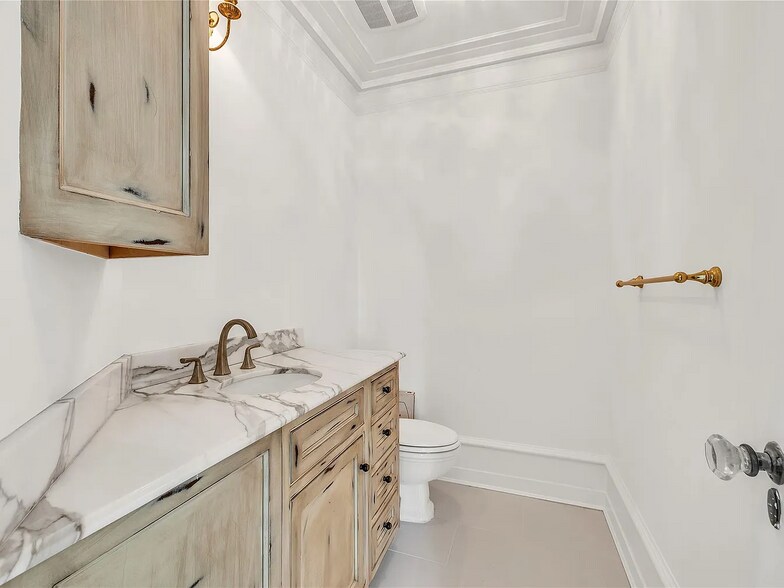 More Photos Of 158 E Shore Rd, Halesite Specialty For Sale