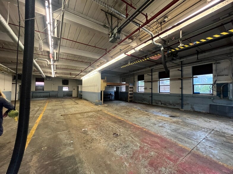 More Photos Of 15 Water St, Leicester Manufacturing For Lease