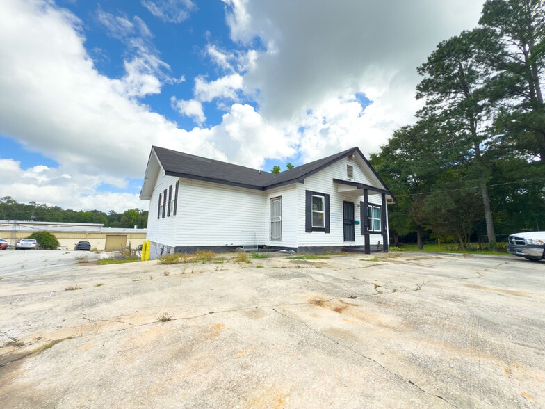 More Photos Of 605 Roberts Dr, Riverdale Office For Lease