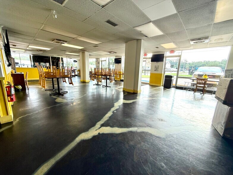 More Photos Of 1314 S Adams St, Tallahassee Convenience Store For Lease