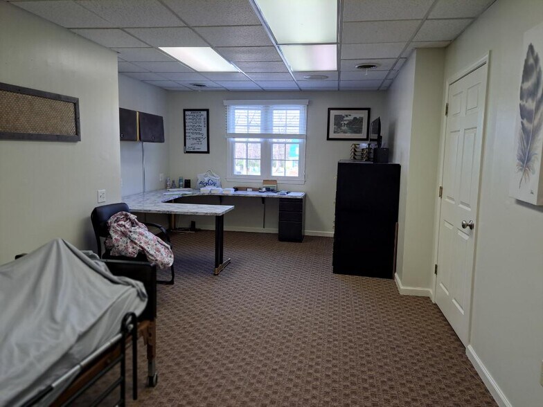 More Photos Of 1600 Scottsville Rd, Bowling Green Office For Lease