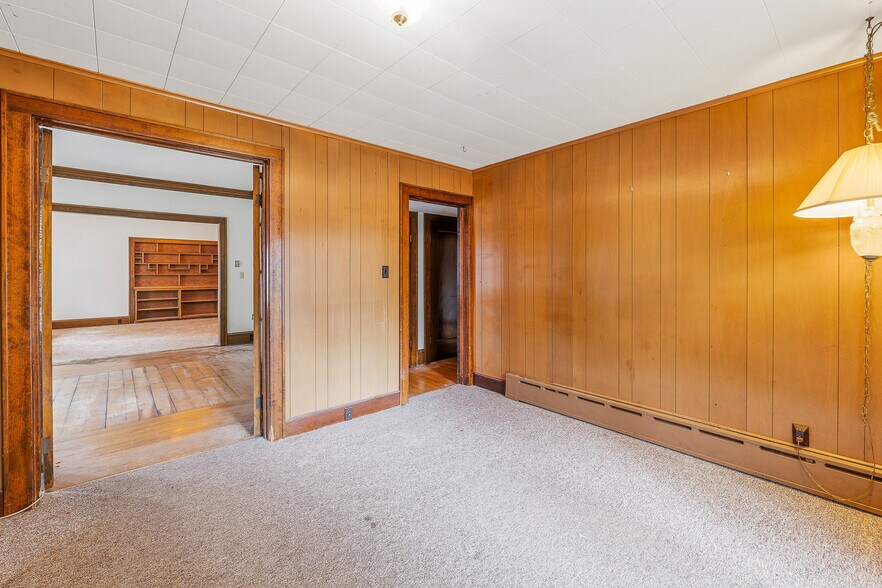 More Photos Of 181 S Main St, Markesan Office Residential For Sale