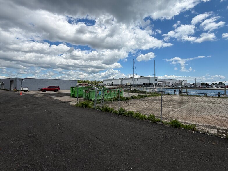 More Photos Of 88 Howard Ave, Bridgeport Warehouse For Lease